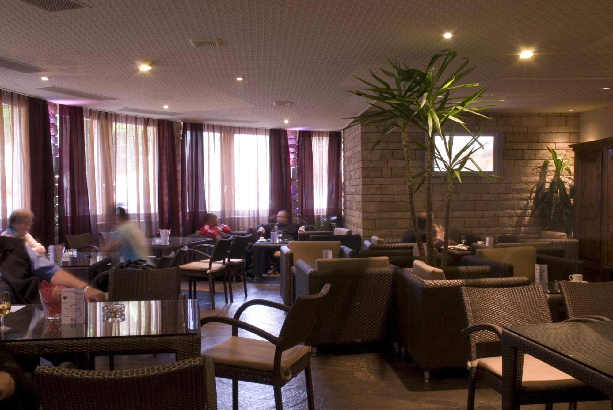 Hotel Restaurant La Porte D'Octodure Martigny Exterior photo